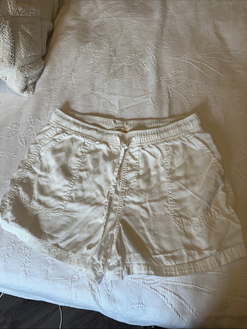 C&C California White Elastic Waist Drawstring Athletic Shorts